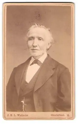 Fotografie J. H. L. Wollrabe, Charlottenburg, Berlinerstrasse 12, Porträt eines älteren Mannes