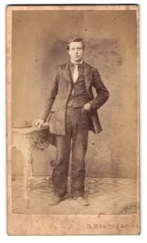 Fotografie G. Haslinger, St. Pölten, Porträt eines jungen Mannes