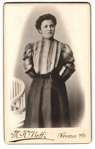 Fotografie Maximilian Karl Bett, Krems a. D., Dachsberggasse 5, Porträt einer jungen Frau