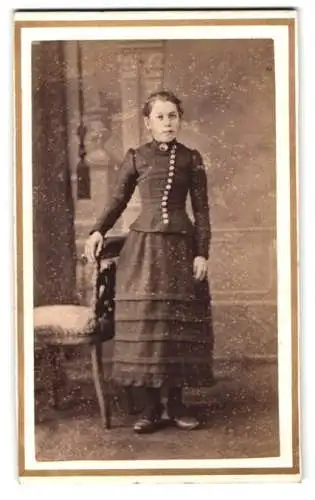 Fotografie J. Lorenz, Amstetten, Porträt einer jungen Frau