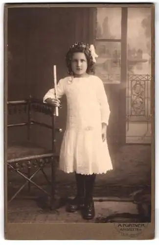 Fotografie Alois Furtner, Amstetten, Wiener Strasse 29, Mädchen mit Kerze