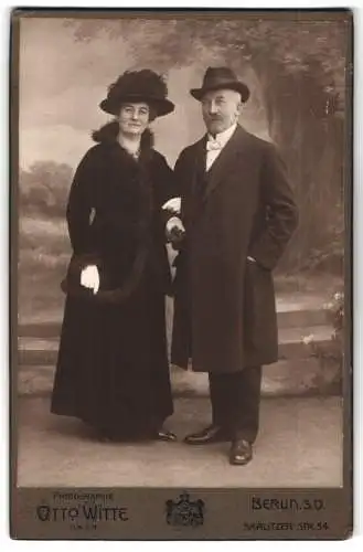 Fotografie Otto Witte, Berlin, Skalitzer Str. 54, Elegantes Paar im Studio