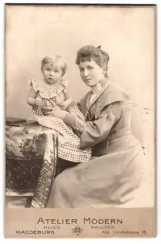 Fotografie Hugo Paulsen, Magdeburg, Alte Ulrichstrasse 18, Mutter mit Kind