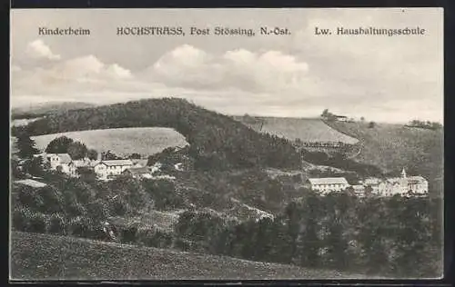 AK Stössing, Hochstrass, Kinderheim und Lw. Haushaltungsschule mit Umgebung aus der Vogelschau