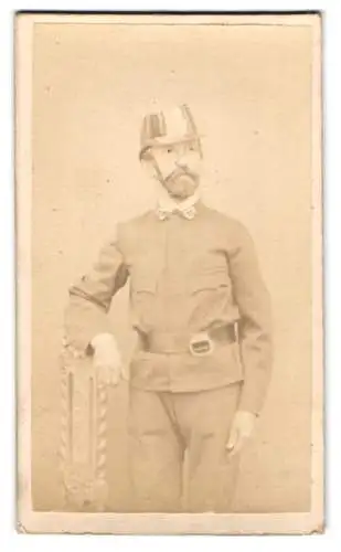 Fotografie unbekannter Fotograf und Ort, Porträt eines k.u.k. Feuerwerkers in Uniform