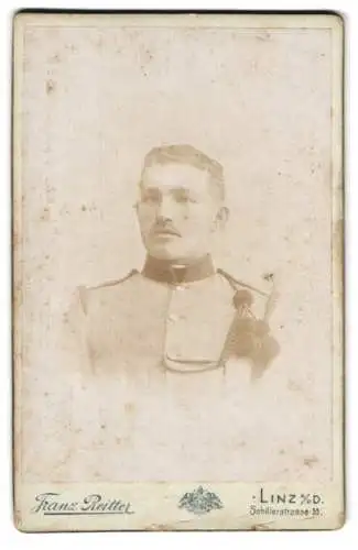 Fotografie Franz Reitter, Linz, Schillerstrasse 55, Porträt eines k.u.k. Soldaten mit Schützenschnur