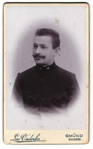 Fotografie Leo Onderka, Gmünd, Niederösterreich, Porträt eines k.u.k Soldaten in Uniform