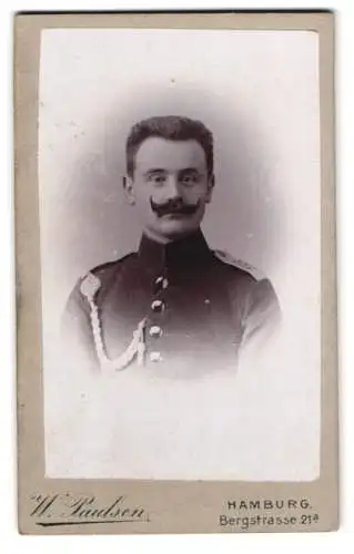Fotografie W. Paulsen, Hamburg, Bergstrasse 21a, Soldat vom Rgt. Nr. 76 in Uniform mit Schützenschnur 1. Stufe
