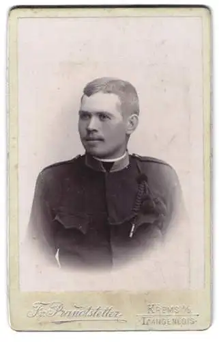 Fotografie Franz Brandstetter, Krems a/d, Dachsbachergasse 5, k.u.k. Soldat in Uniform mit Schützenschnur