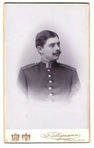 Fotografie F. Tellgmann, Hersfeld, Porträt des Einjährig-Freiwilligen Uffz. Fritz Brill vom Rgt. Nr. 83 in Uniform