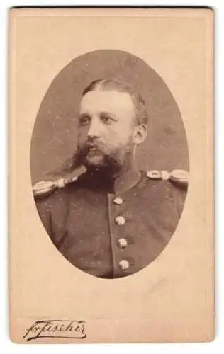 Fotografie F. Fischer, Colberg, Promenade Nr. 3, Porträt eines Offiziers vom Inf.-Rgt. Nr. 54 mit Epauletten