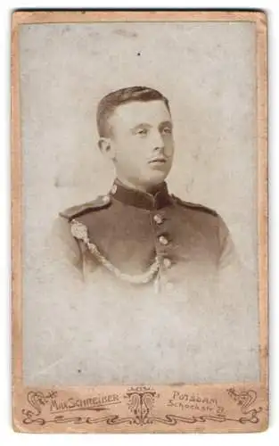 Fotografie Max Schreiber, Potsdam, Schockstr. 27, Gefreiter in Uniform mit Schützenschnur 1. Stufe