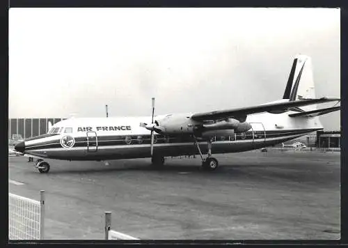 Fotografie Flughafen Hannover-Langenhagen, Flugzeug Hochdecker der Air France Kennung F-BKUK
