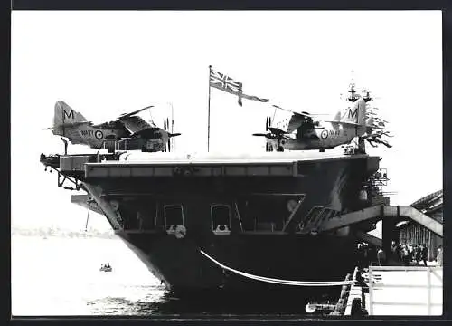 Fotografie Flugzeugträger HMAS Melbourne der Royal Australian Navy, Jasta Flugzeuge an Deck