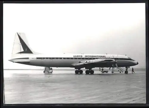 Fotografie Flugzeug Lloyd International G-ANCO auf dem Flughafen Berlin-Tegel