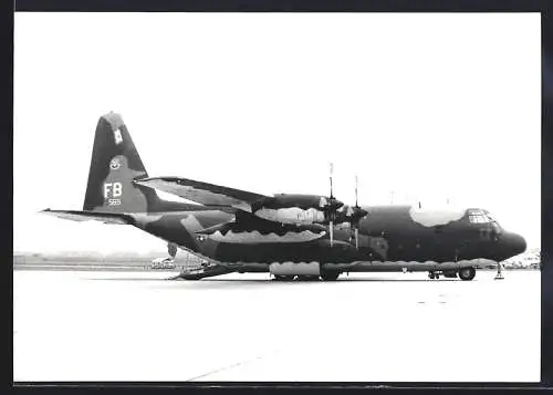 Fotografie Flugzeug Lockheed KC-130 Hercules FB569 der USAF
