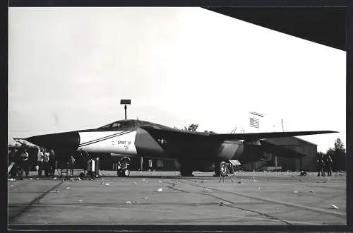 Fotografie Flugzeug General Dynamics F-111 Spirit of 76 der USAF auf dem Stützpunkt Ramstein