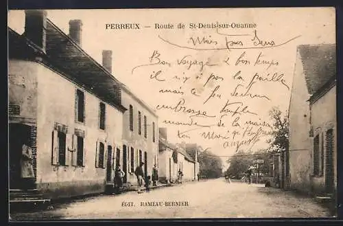 AK Perreux, Route de St-Denis-sur-Ouanne avec habitants et maisons anciennes