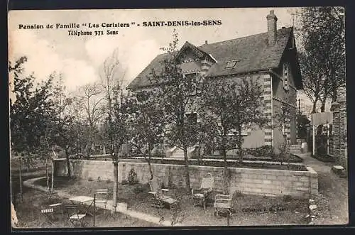 AK Saint-Denis-lès-Sens, Pension de Famille Les Cerisiers et jardin environnant