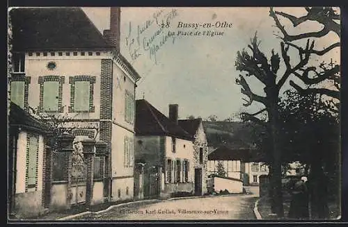 AK Bussy-en-Othe, Place de l`Église avec maisons et arbres en hiver