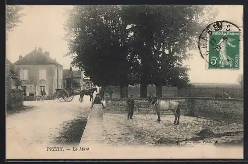 AK Préhy, La Mare avec cheval et charrette sur la place du village