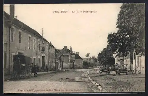 AK Pontigny, La Rue Principale avec charrettes et bâtiments historiques