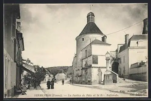 AK Vermenton /Yonne, La Justice de Paix et la Rue Nationale