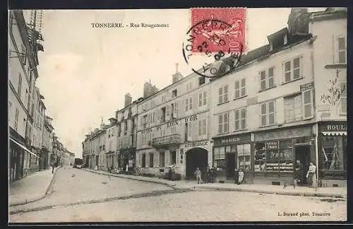 AK Tonnerre, Rue Rougemont avec commerces et passants