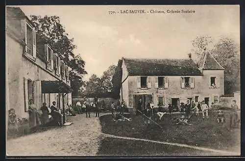 AK Lac Sauvin, Château, Colonie Scolaire avec des enfants jouant devant le bâtiment