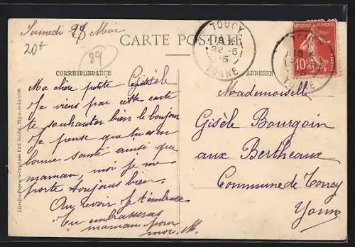 AK Fontaines, L`Église et habitants devant le clocher