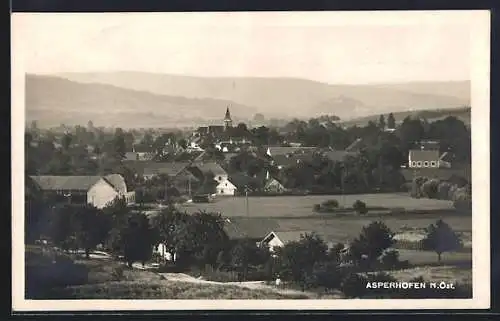 AK Asperhofen /N. Öst., Gesamtansicht mit Bergpanorama