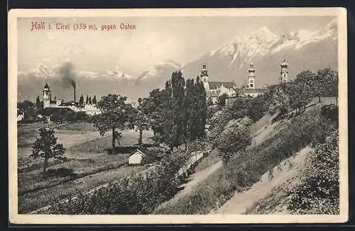 AK Hall i. Tirol, Ortspartie mit Burg gegen Osten
