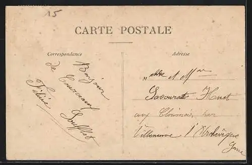 AK Courceaux, Vue Générale avec des enfants jouant dans un champ en été