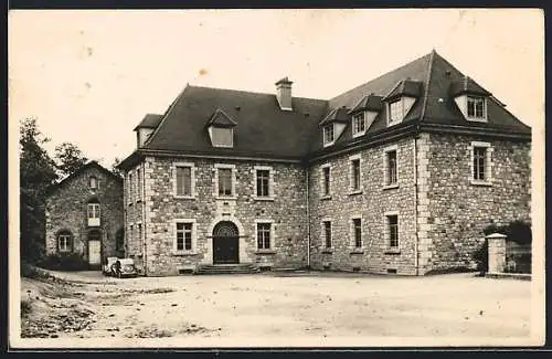 AK La Pierre-qui-Vire, École Sainte-Marie, la facade