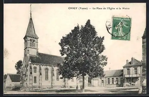 AK Chigy /Yonne, La Place de l`Église et la Mairie