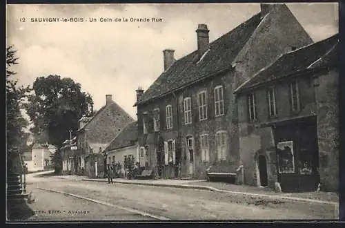 AK Sauvigny-le-Bois, Un Coin de la Grande Rue