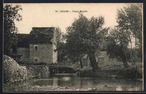 AK Cours, Vieux Moulin et pont sur la rivière