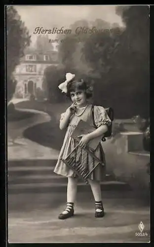 AK Kind mit Buch und Abakus, Herzlichen Glückwunsch zum ersten Schulgang