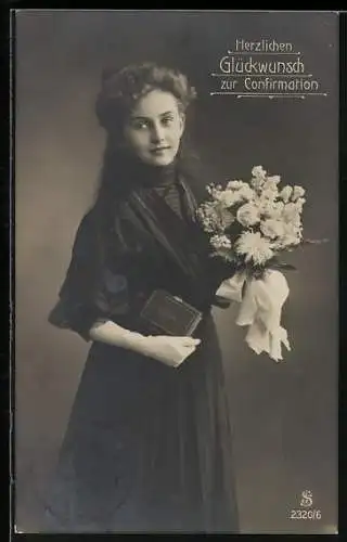 AK Mädchen mit Blumenstrauss und Bibel, Herzlichen Glückwunsch zur Confirmation