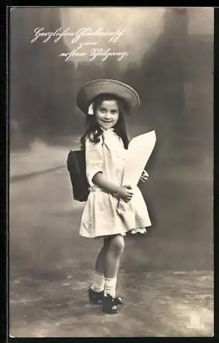 AK Kind mit Hut und Schultasche, Herzlichen Glückwunsch zum ersten Schulgang