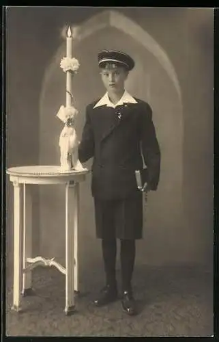 Foto-AK Junge in Anzug mit Kerze zur Kommunion