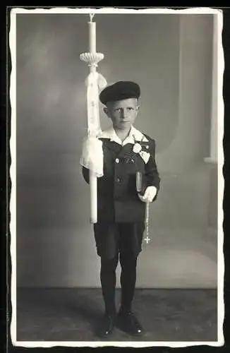 Foto-AK Junge mit Kerze und Rosenkranz, Kommunion