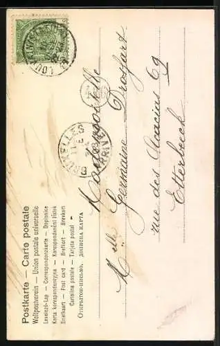 AK Engel sitzt mit einer Rose auf einem Fell