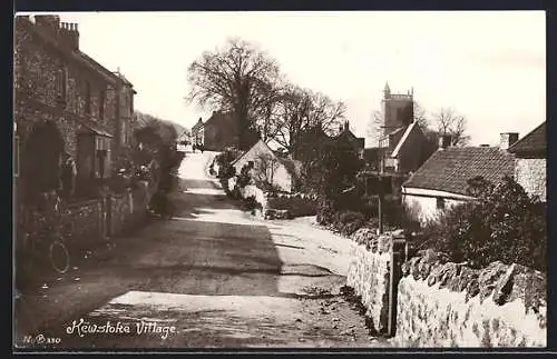 AK Kewstoke, Village