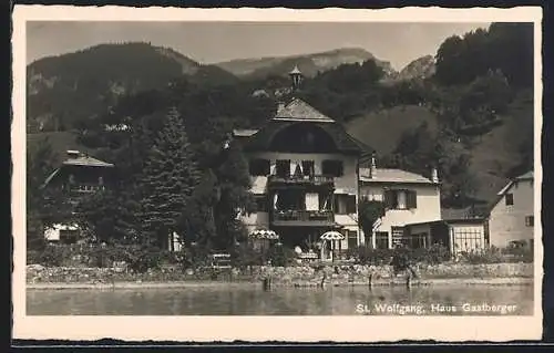 AK St. Wolfgang /Salzkammergut, Haus Gastberger vom Wasser aus