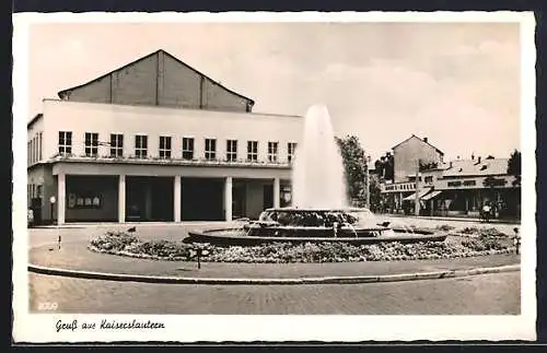 AK Kaiserslautern, Blick auf Springbrunnen mit Geschäften