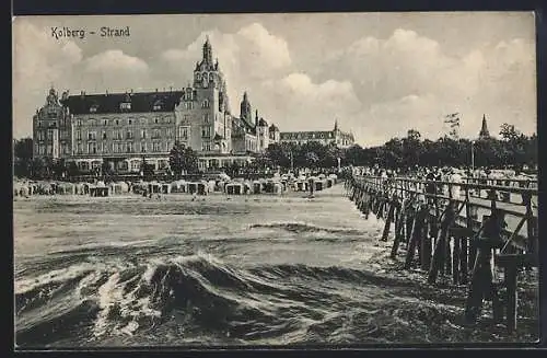 AK Kolberg, Strandpartie mit Kurhaus