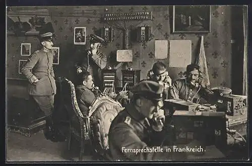 AK Uniformierte Soldaten an einer Fernsprechstelle in Frankreich