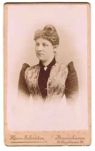 Fotografie Herm Schröder, Bremerhaven, Lloydstrasse 20, Porträt einer Dame