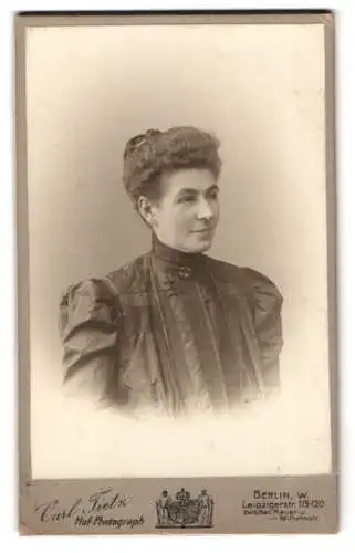 Fotografie Carl Tietz, Berlin, Leipzigerstr. 119-120, Porträt einer Frau